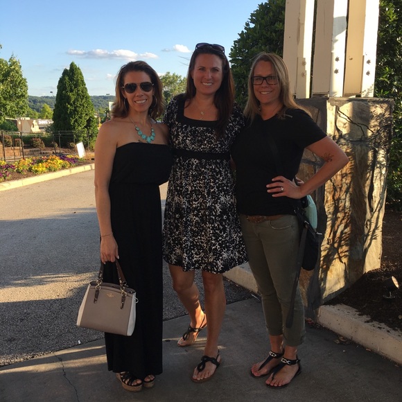 Meet your Posher, Jennifer - Picture 5 of 8